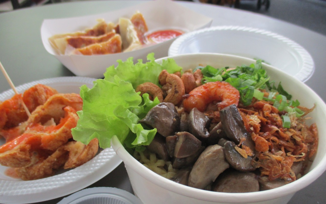 3 Hidangan Halal Istimewa di Festival Bakmi Tirta Lie, Lo Masih Bisa Cobain di TKP!